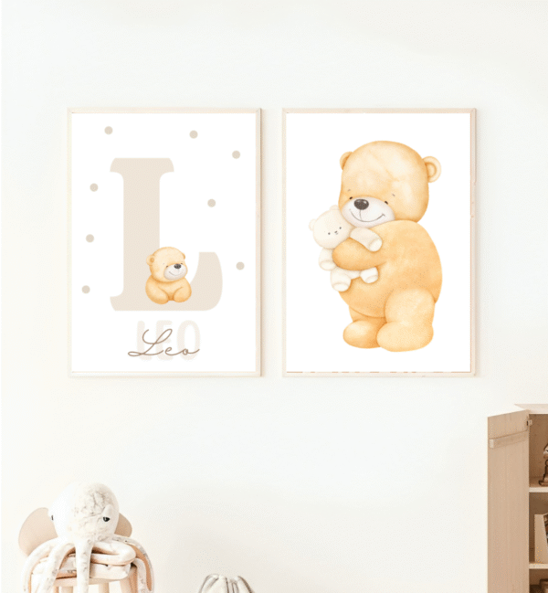 16_20241230_215753_0008-e1735663915756.png Lot d’affiches enfant ours affectueux