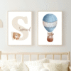 Lot d’affiches enfant ourson en montgolfière et initiale