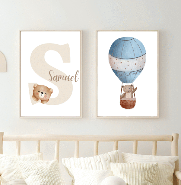 Lot d’affiches enfant ourson en montgolfière et initiale